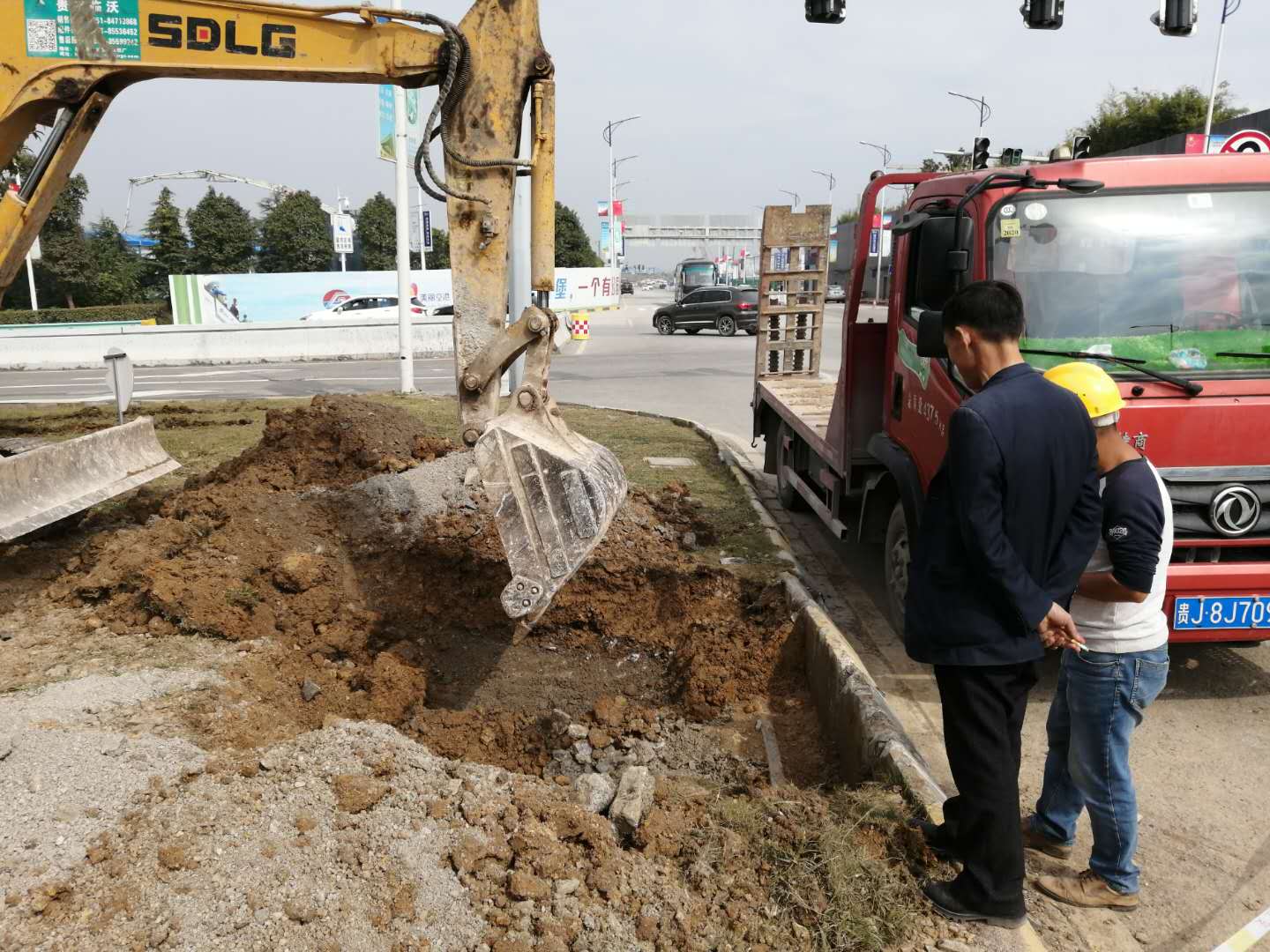 貴陽龍洞堡機場熱力管道搶修